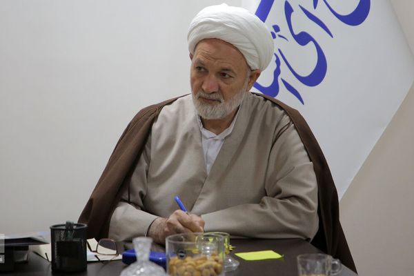 روانبخش، نماینده قم: ترامپ فکر میکند ایران هنوز در دوران پهلویهاست