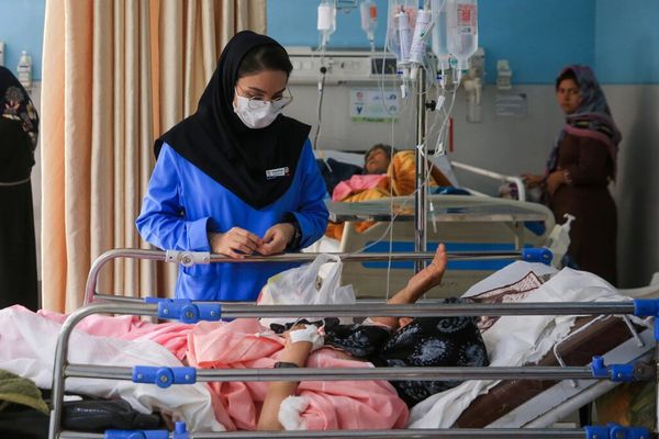 هشدار مقام وزارت بهداشت: ایران با کمبود ۱۰۰ هزار پرستار مواجه است