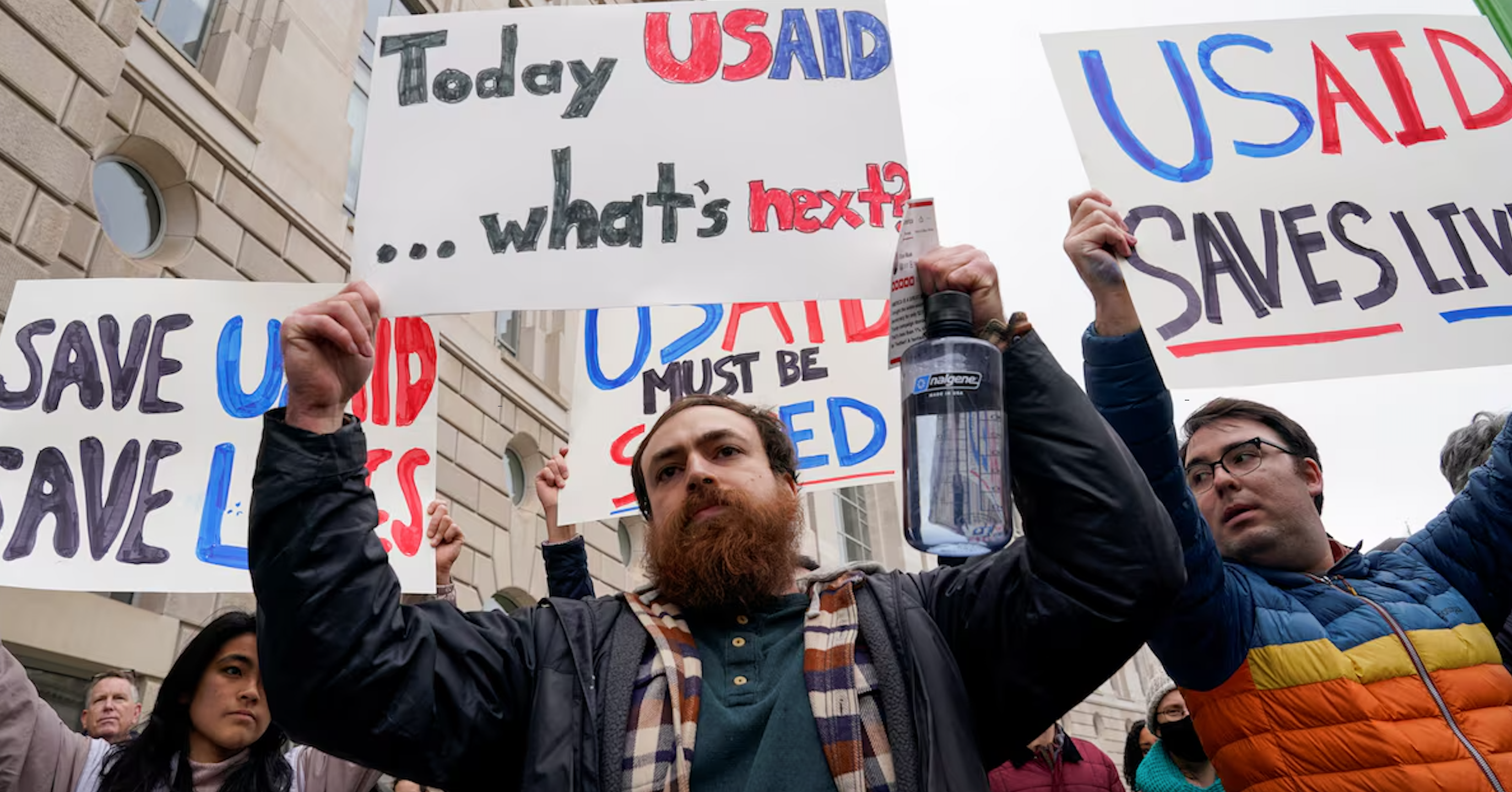 در پی توقف کمک‌های خارجی آمریکا، صدها پیمانکار با بحران مالی مواجه شده‌اند