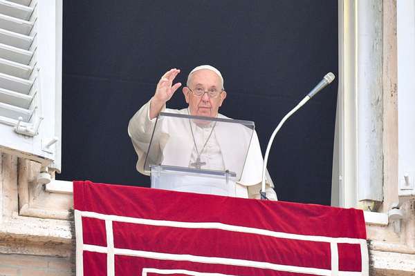 Pope Francis Condemns Iran’s Use Of Death Penalty For Protesters