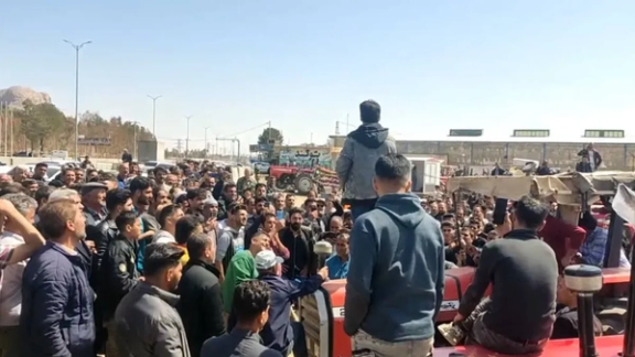 Water crisis deepens as farmers torch key pipeline amid protests in central Iran