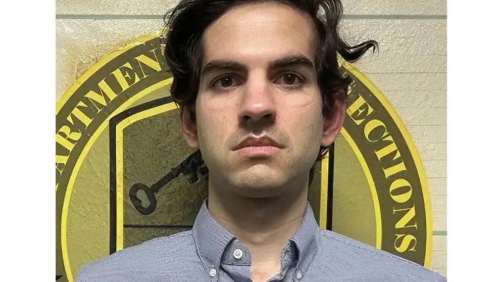 موظف في"CIA"  يعترف بتسريب وثائق خطة الهجوم الانتقامي الإسرائيلي على إيران