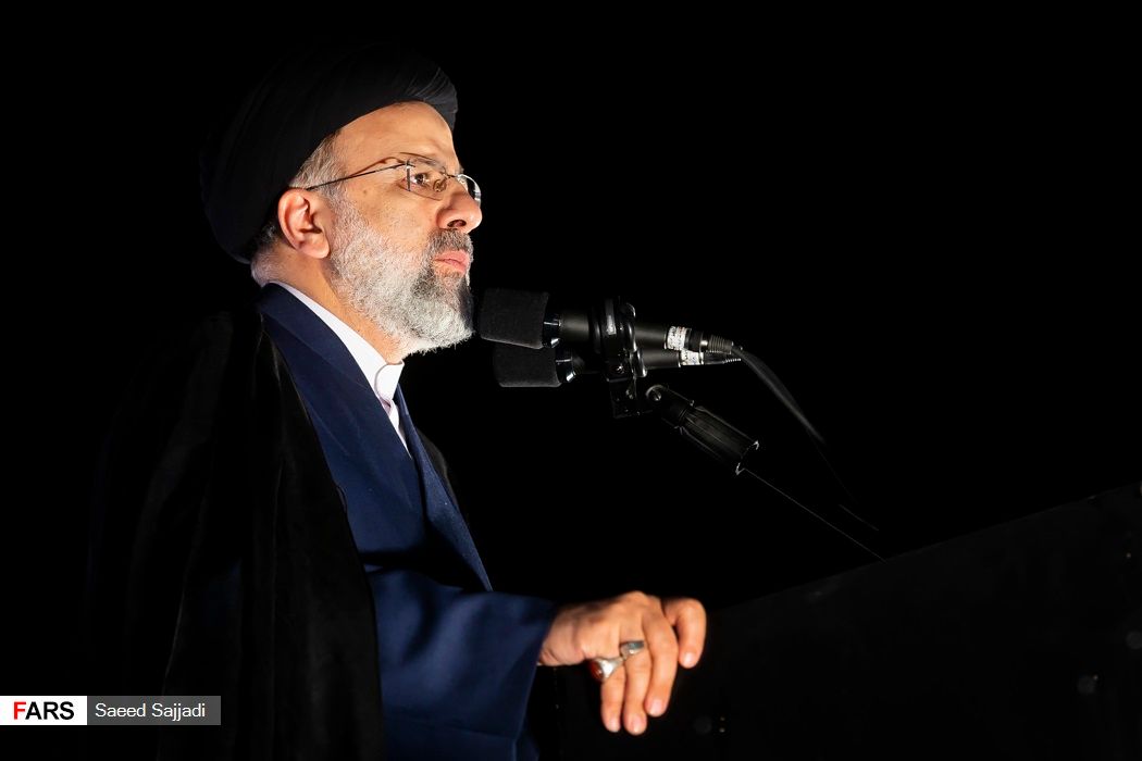 Politicians, Media Criticize Iran's Economic Decline Under Raisi 