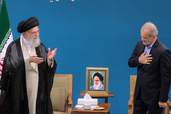 مسؤول إعلامي إيراني: خامنئي أصدر توجيهات للحكومة بشأن "الحجاب الإجباري"