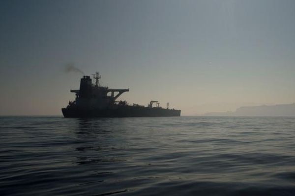 رویترز: یک زیردریایی به کشتی نظامی ایرانی در سواحل سریلانکا حمله کرد