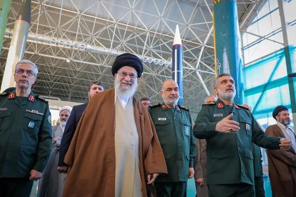 صحافي موالٍ للنظام الإيراني يطالب بشنّ هجومٍ استباقي على إسرائيل