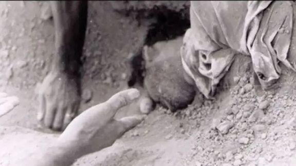 A body unearthed in Tehran's Khavaran cemetery where executed prisoners were buried.