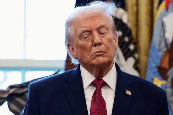 ترامپ: محاصره بنادر ایران با قدرت ادامه مییابد