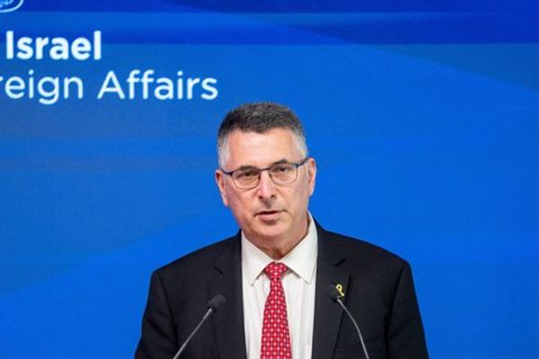 وزیر خارجه اسرائیل: برای لاریجانی ۱۰ میلیون دلار جایزه تعیین شد اما ما رایگان او را کشتیم