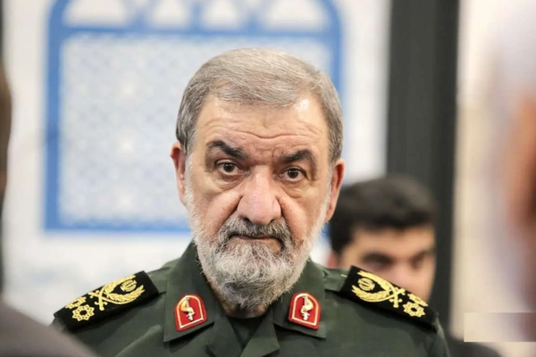 محسن رضایی از ایجاد «منطقه ممنوعه تحریمی» در اطراف تنگه هرمز خبر داد