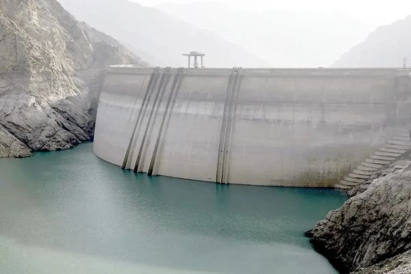 وكالة أنباء "إيرنا" الرسمية: انخفاض ملحوظ بمنسوب المياه في سدود طهران الخمسة الرئيسية