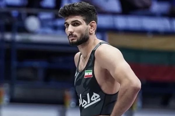 علیرضا نجاتی، قهرمان کشتی با ضرب و شتم ماموران امنیتی بازداشت شد