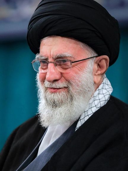 خامنئي: لا نستسلم أبدا وأي تدخل أميركي سيؤدي إلى أضرار لا يمكن تعويضها