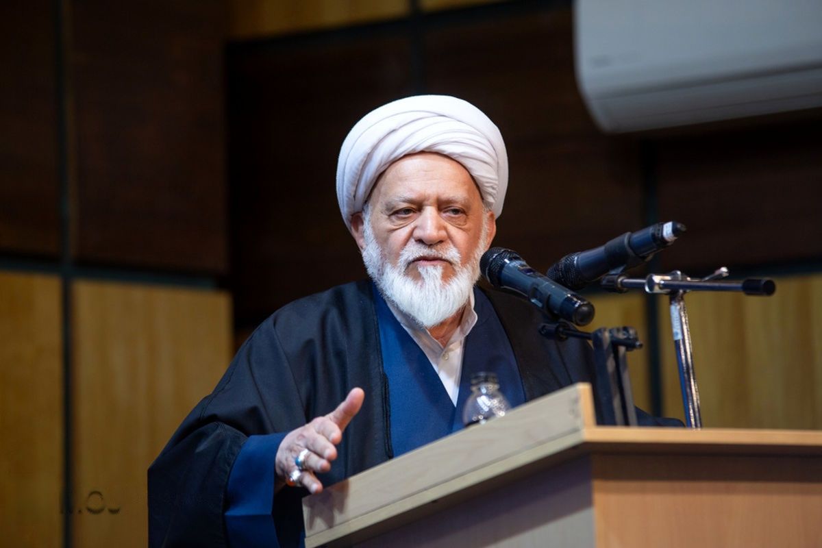 رییس شورای فقهی بانک مرکزی: حدود ۷۰ میلیارد دلار ارز و طلا در اختیار مردم است