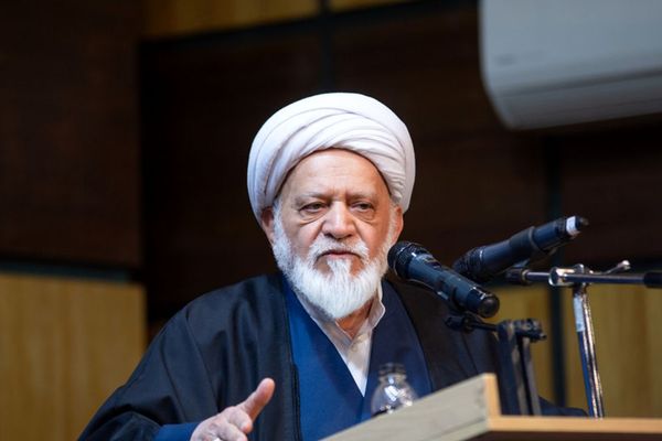 رییس شورای فقهی بانک مرکزی: حدود ۷۰ میلیارد دلار ارز و طلا در اختیار مردم است