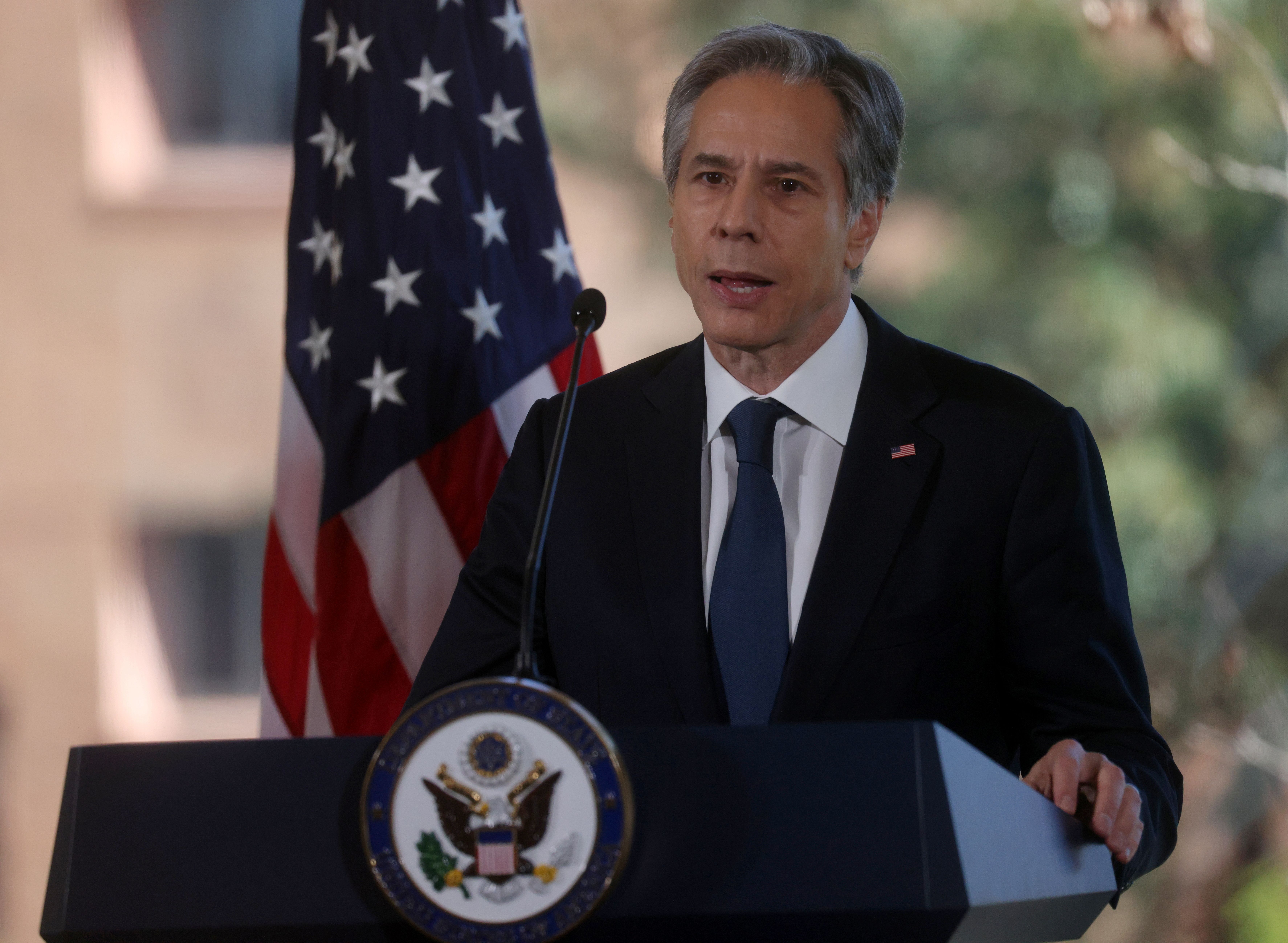 وزیر خارجه آمریکا: در حال مذاکره با متحدانمان برای بازگرداندن ایران به برجام هستیم