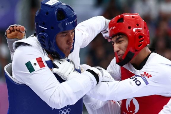 شگفتی در پاریس؛ آرین سلیمی قهرمان جهان را شکست داد و به نیمهنهایی رسید