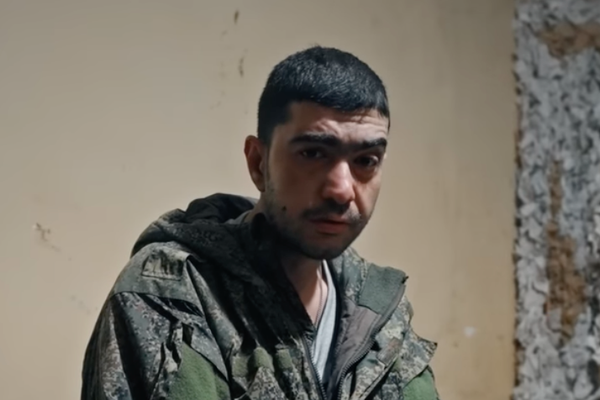 ذهب إلى روسيا للعمل فأُجبره جيشها على القتال قسرًا.. أسر أول إيراني في حرب أوكرانيا