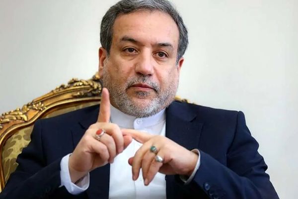 وزير الخارجية الإيرانية: نحن دولة دينية والسلاح النووي محرم