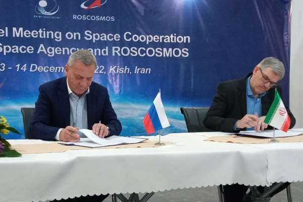 Iran, Russia Sign Deal To Develop Space Industry