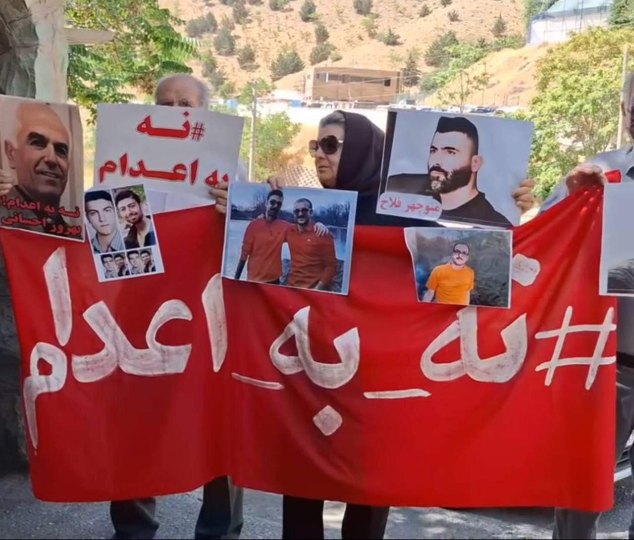 تجمع خانواده‌های زندانیان سیاسی محکوم به اعدام و ادامه کارزار «سه‌شنبه‌های نه به اعدام»