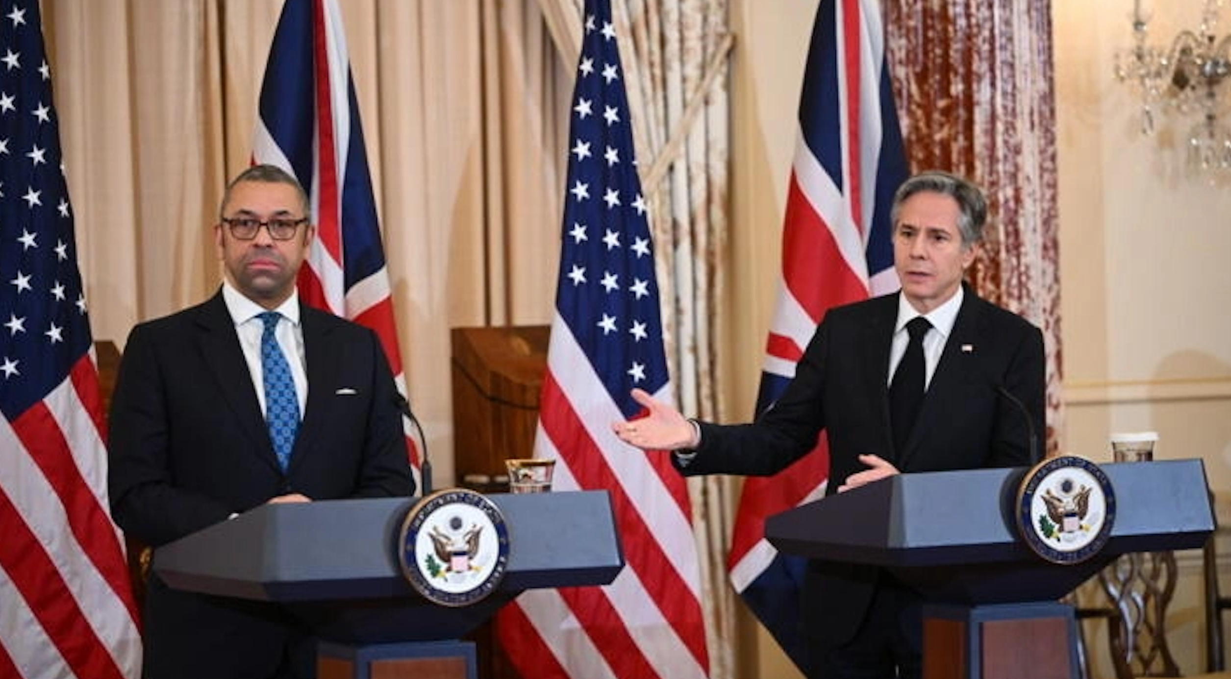 تاکید وزیران خارجه آمریکا و بریتانیا بر تشدید فشارها برای پاسخگو کردن جمهوری اسلامی