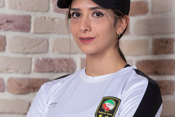 بعد اعتقالها بتهمة "الزي غير المناسب": الإفراج المؤقت عن الرياضية الإيرانية هانية شريعتي