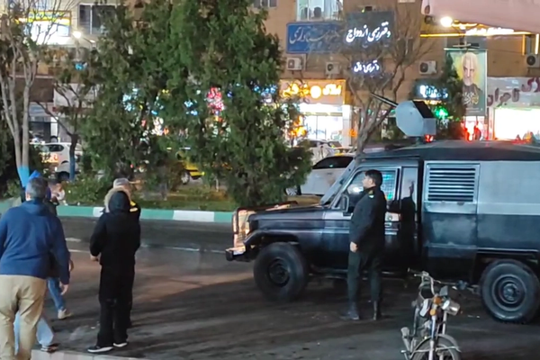 گاردین: دو بازداشتشده در کرمانشاه از جمله یک نوجوان ۱۶ ساله هدف تعرض جنسی قرار گرفتند