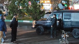 اجبار ماموران آتشنشانی به شستن خون از خیابان؛ معترضان و تونل وحشت در حیاط کلانتری چالوس