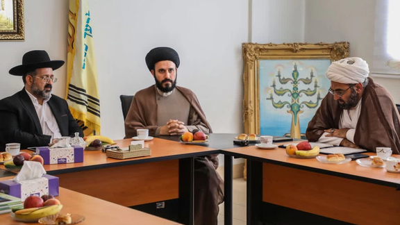 Rabbi Younes Hamami Lalehzar (left), the current religious leader of Iranian Jews, during a meeting in Tehran (September 2023)