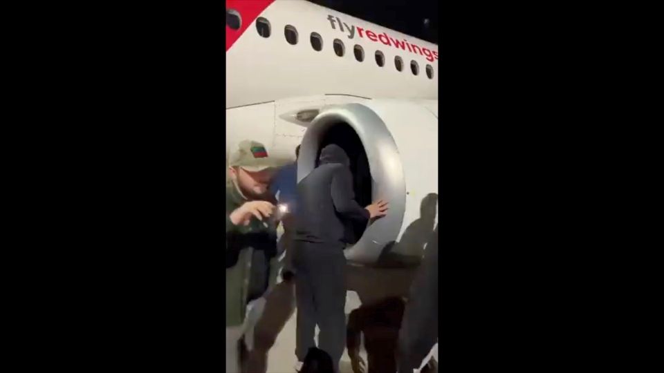 حمله مخالفان اسرائیل به فرودگاه داغستان در پی فرود هواپیمایی از تل‌آویو