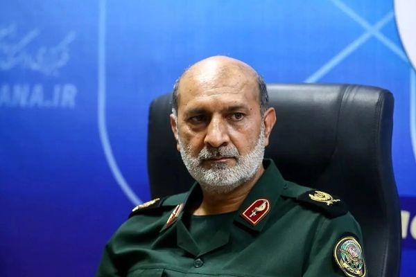 معاون عقیدتی و سیاسی دفتر خامنهای: بسته شدن تنگه هرمز آمریکا و متحدانش را به زحمت انداخت