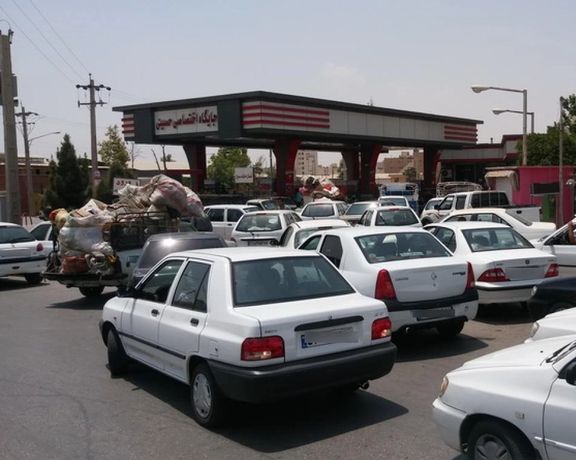 وزیر نفت: تعدادی از جایگاههای سوخت به شکل دستی به مدار بازگشته و آفلاین کار میکنند