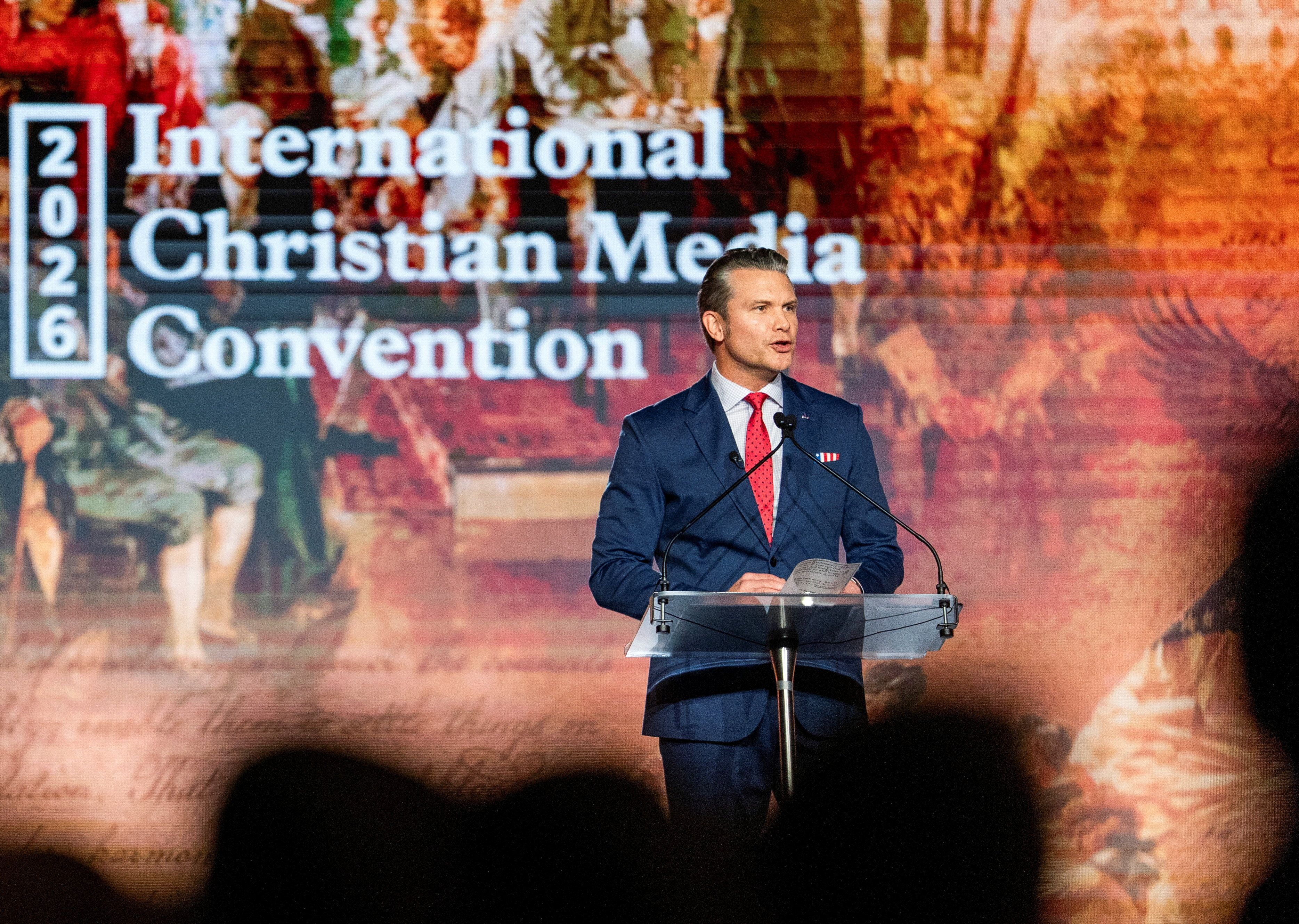 وزیر جنگ آمریکا: در مورد ایران، همه گزینه‌ها برای ترامپ همچنان روی میز است