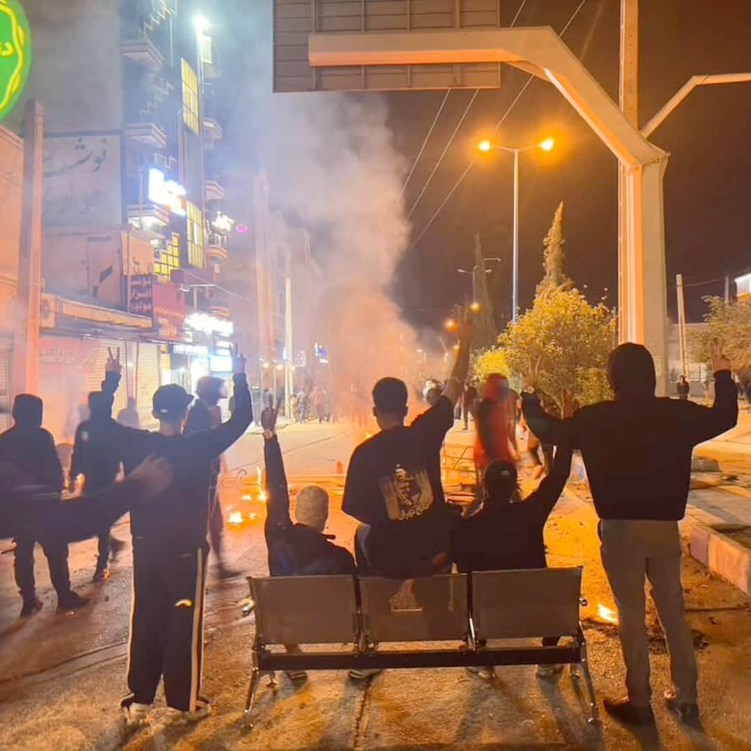 مصدر لـ "إيران إنترناشيونال": إصابة 50 إيرانيًا في أعينهم جراء القمع الأمني  "بهبهان"