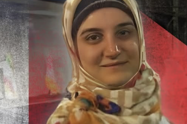 محاکمه مهدیه اسفندیاری به اتهام حمایت از حماس در فرانسه آغاز شد