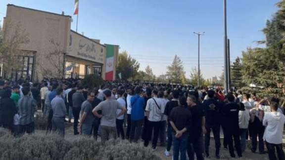 تجمع اعتراضی در همدان در واکنش به اخبار مزاحمت یک دانشجوی عراقی برای یک دانشجوی دختر ایرانی