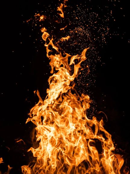 سازمان حقوقبشری ههنگاو: مردی در ماکو همسرش را به خاطر اینکه جنینش دختر بود آتش زد