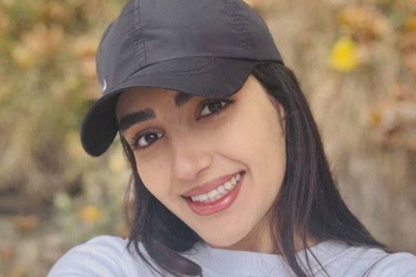 فاطمه عباسی؛ دانشجوی هنردوستی که در حال پناه به مجروحان به گردنش شلیک کردند