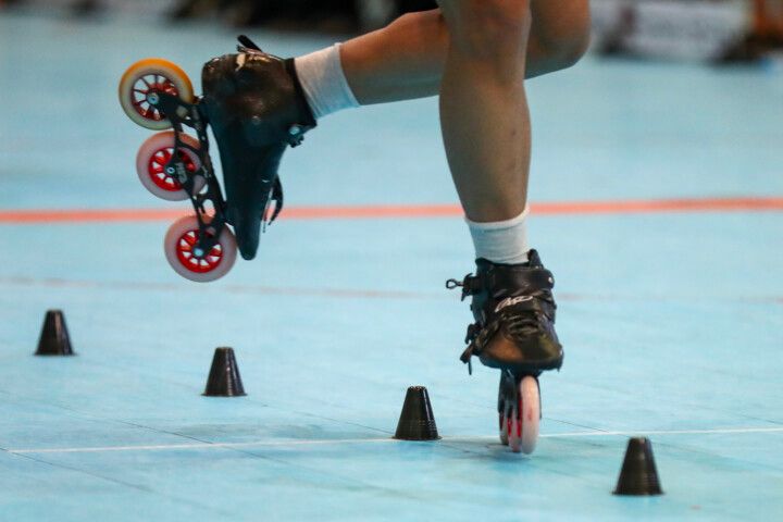 اعتقال شاب إيراني ومعاقبته بتهمة "ارتداء شورت أثناء التزلج"