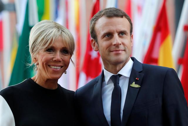 French President Emmanuel Macron and hiw wife Brigitte Macron on July 7, 2017 at the G20 summit in Hamburg, Germany