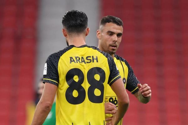 پیامد کشتار مردم و گرفتن میزبانی؛ تساوی سپاهان برابر الاهلی در قطر