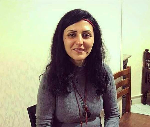 الحكم على الناشطة الحقوقية الإيرانية كلرخ إيرايي بالسجن 5 سنوات.. لمشاركتها في الاحتجاجات