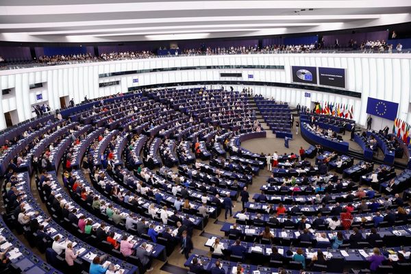 بأغلبية ساحقة.. البرلمان الأوروبي يعتمد قرارًا يدين انتهاكات حقوق الإنسان والقمع في إيران