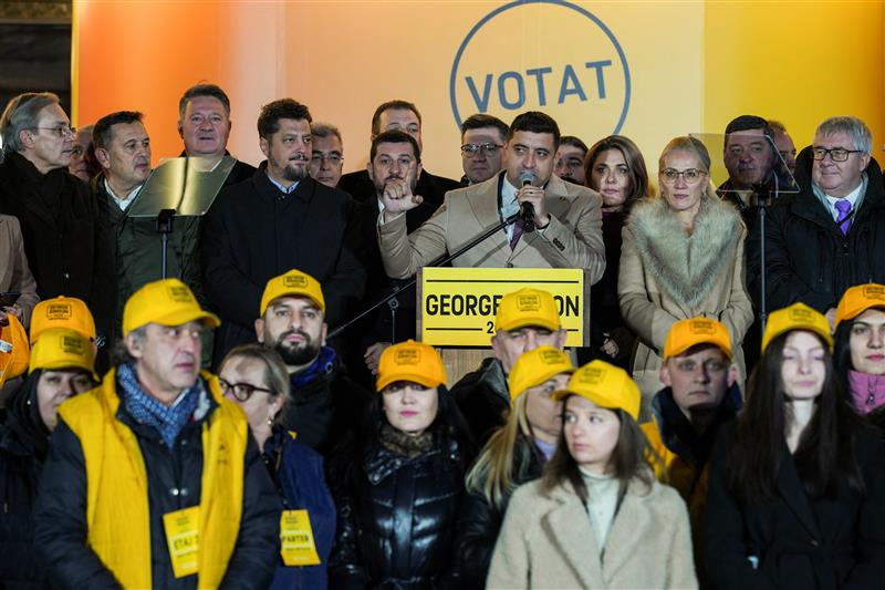 انتخابات ریاست‌جمهوری رومانی به مرحله دوم رفت؛ نامزد منتقد ناتو پیشتاز دور اول شد