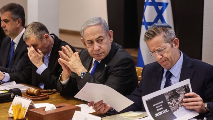 کانال ۱۳ اسرائیل: تل‌آویو نگران اقدامات غیرقابل پیش‌بینی ترامپ درباره ایران است