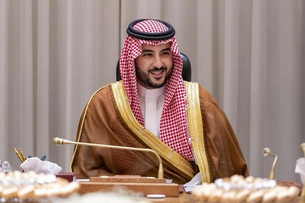 وزير الدفاع السعودي يحذر إيران من "أي حسابات خاطئة"