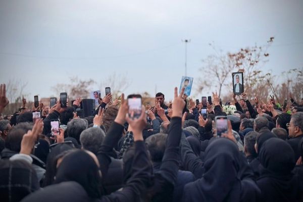 وقتی «خانه» از تو بیزار است؛ پیام مشهد به خامنهای چه بود؟