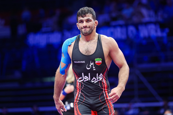 حسن یزدانی درباره اعتراضات سراسری: زمین خوردن عیب نیست اما زیر فشار صدا درنیاوردن، سخت است