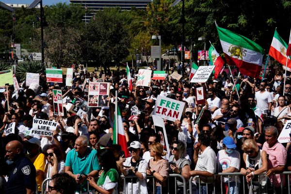 Jailed Monarchist Urges Unity Among Iranian Opposition